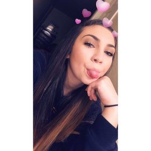 Meet your Posher, Danika